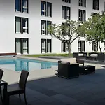 Elaya Stuttgart Бёблинген