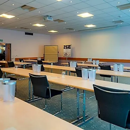 Elaya Stuttgart 4* 伯布林根