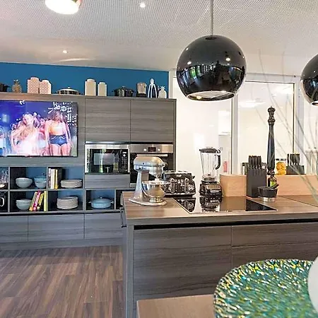 Elaya Stuttgart 4* 伯布林根