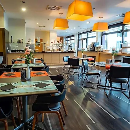 Elaya Stuttgart 酒店 伯布林根
