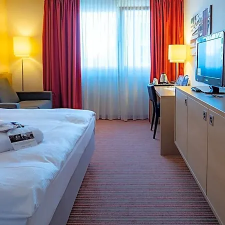 Elaya Stuttgart 4* 伯布林根